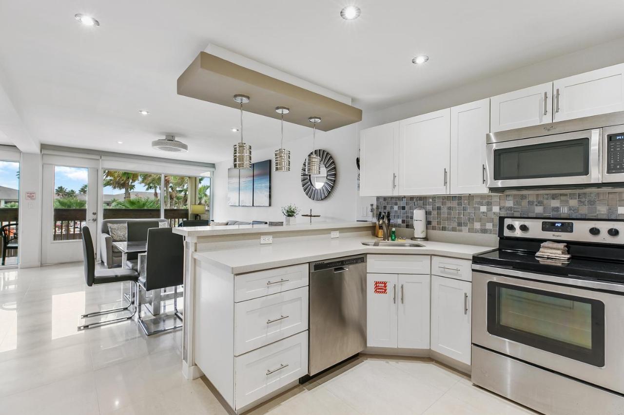 Newly Decorated Condo In Beautiful Beachfront Resort South Padre Island Eksteriør billede