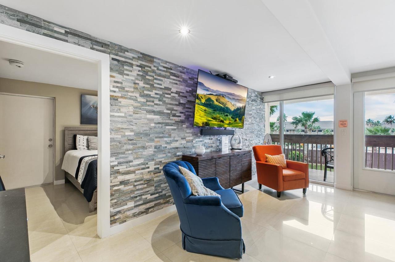 Newly Decorated Condo In Beautiful Beachfront Resort South Padre Island Eksteriør billede